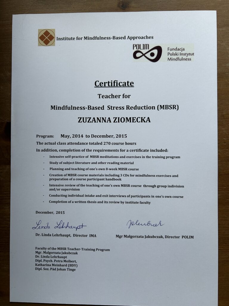 Certyfikat MBSR - czym jest i dlaczego warto o niego pytać wybierając trenera mindfulness certyfikat nauczycielki mbsr zuzanna ziomecka wydany przez IMA oraz POLIM